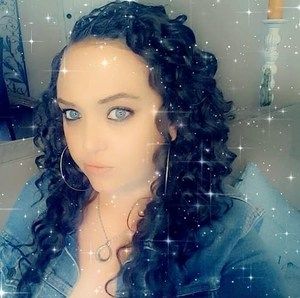 Meet your Posher, Connie